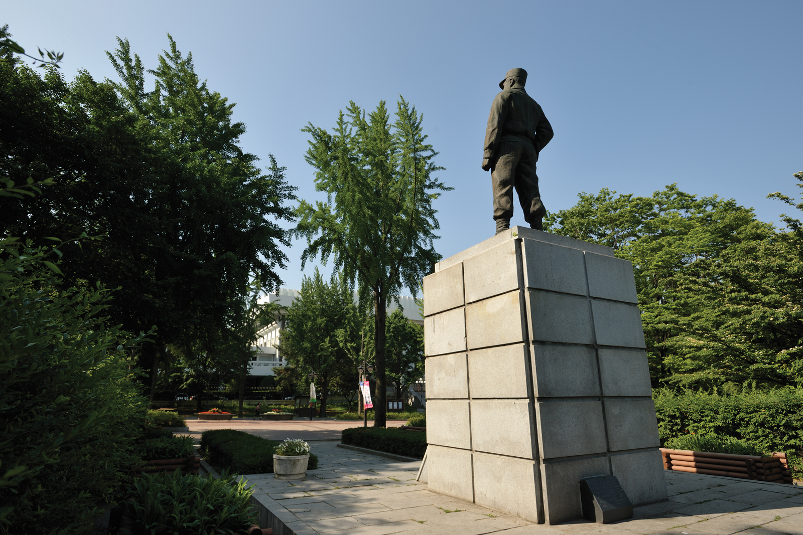 Statue Of General John B. Coulter – Korean War Memorial